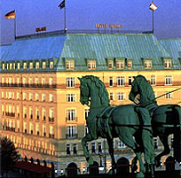 Hotel Aadlon Kempinski Berlin at night